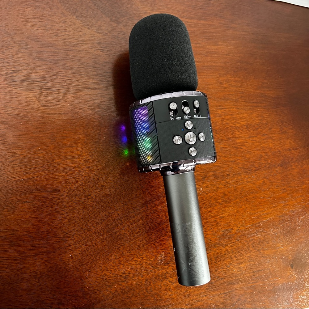 Bonaok Bluetooth Wireless Singing Karaoke Microphone
